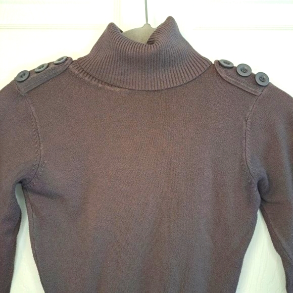 Urban Behavior Brown Long Sleeve Turtleneck Sweater With Buttons Size Medium - Picture 3 of 6